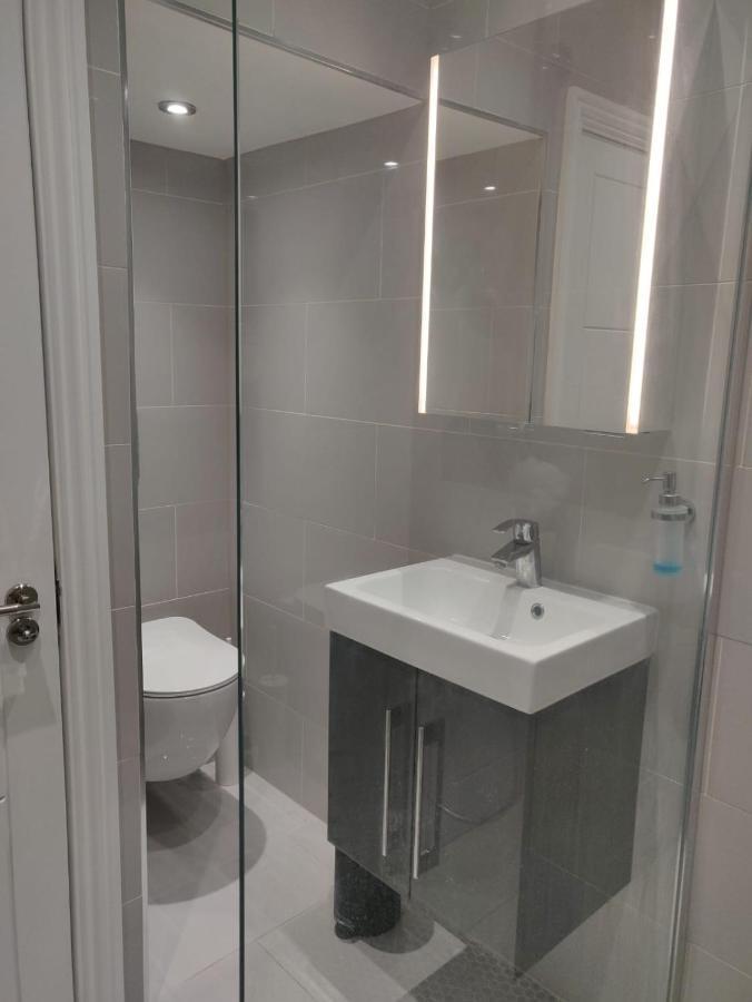 Stunning Double Room in Harrow London Exterior foto